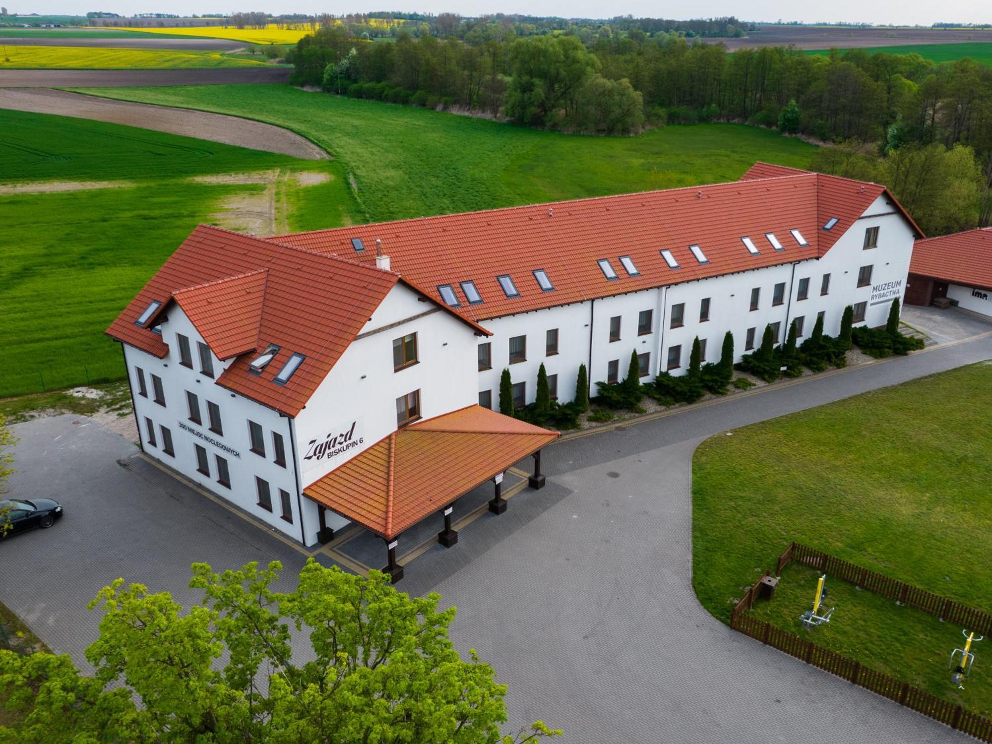 Zajazd W Biskupinie Exteriör bild